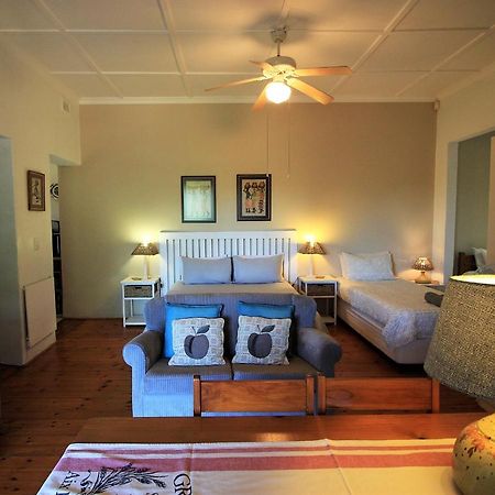Dempsey'S Self-Catering Guest House Порт-Элизабет Экстерьер фото