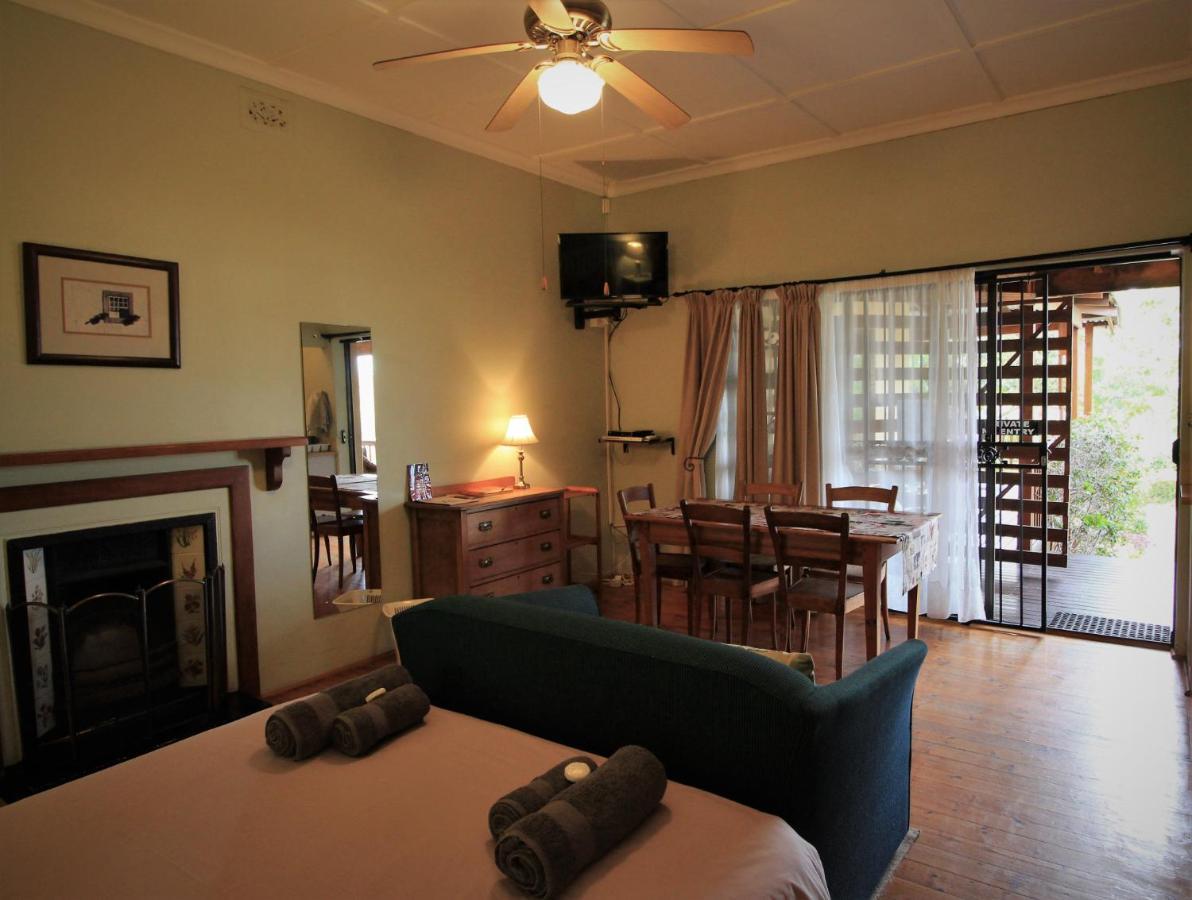 Dempsey'S Self-Catering Guest House Порт-Элизабет Экстерьер фото