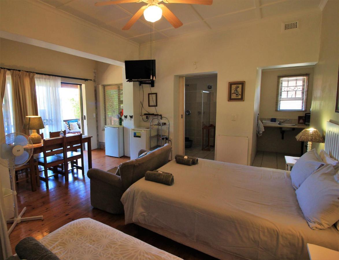 Dempsey'S Self-Catering Guest House Порт-Элизабет Экстерьер фото