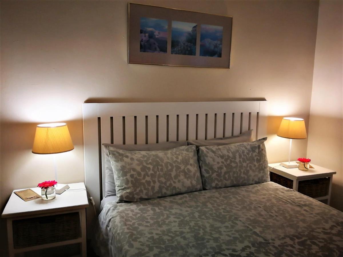 Dempsey'S Self-Catering Guest House Порт-Элизабет Экстерьер фото