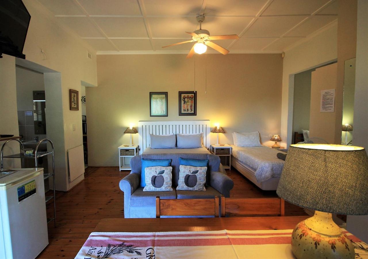 Dempsey'S Self-Catering Guest House Порт-Элизабет Экстерьер фото