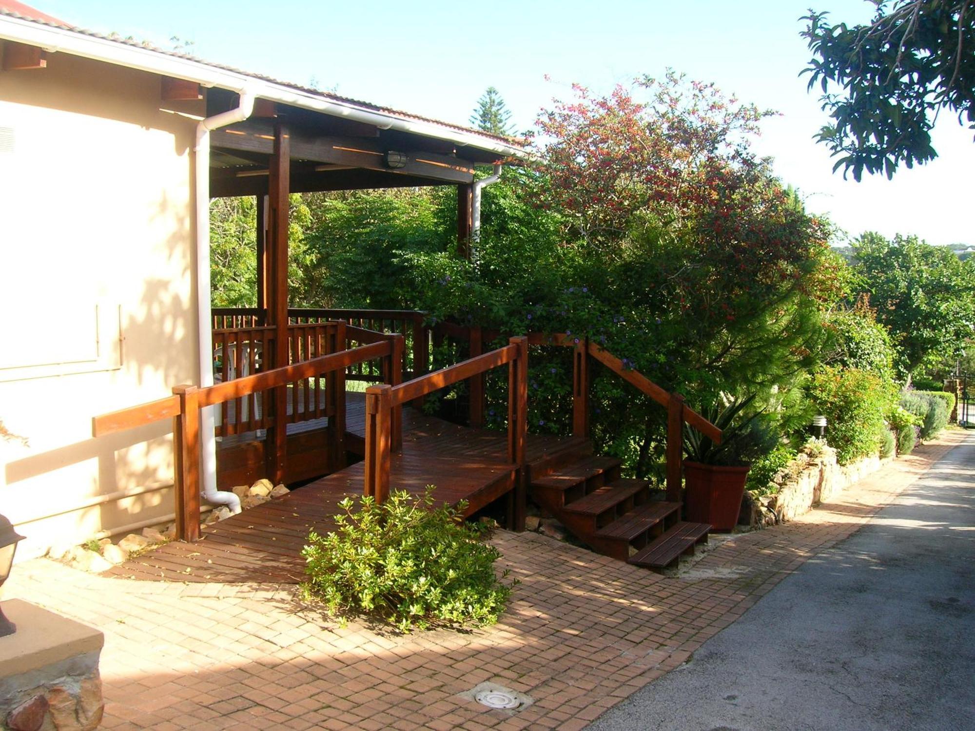 Dempsey'S Self-Catering Guest House Порт-Элизабет Экстерьер фото
