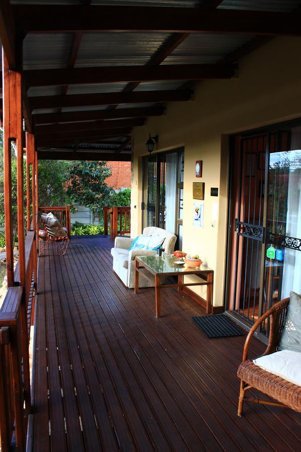 Dempsey'S Self-Catering Guest House Порт-Элизабет Экстерьер фото