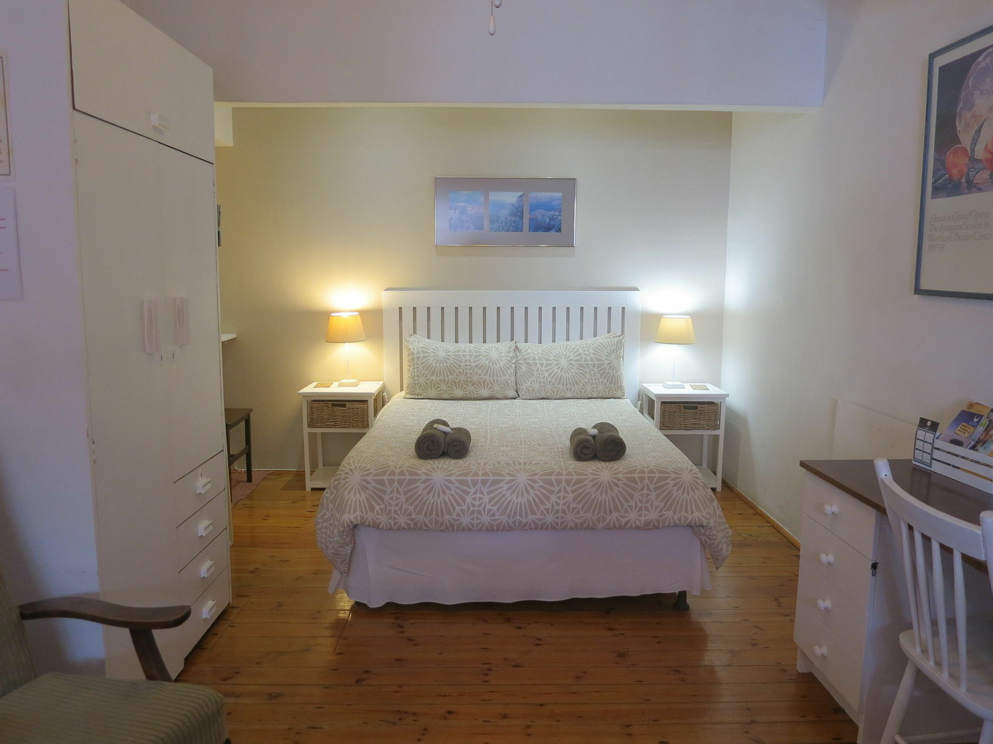 Dempsey'S Self-Catering Guest House Порт-Элизабет Экстерьер фото