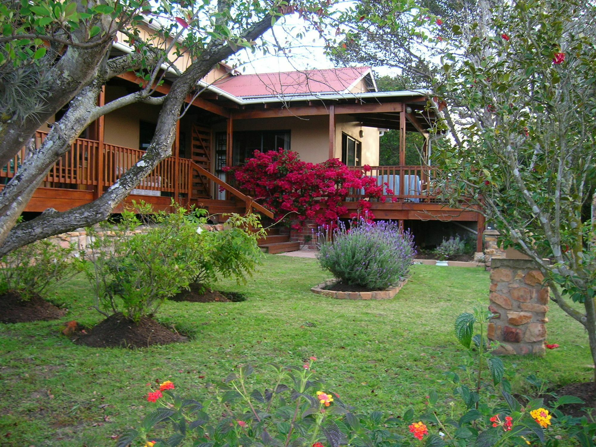 Dempsey'S Self-Catering Guest House Порт-Элизабет Экстерьер фото